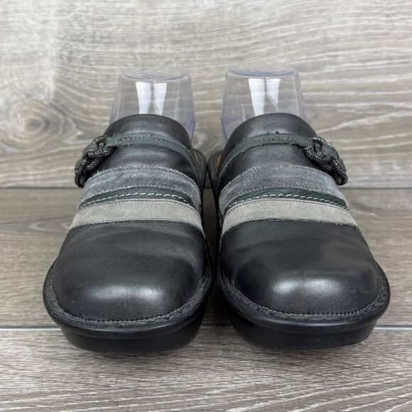 Naot Belize Women’s Sz 6/EU 37 Gray Leather Slip On Ring Adorned Mules Clogs - Picture 2 of 11
